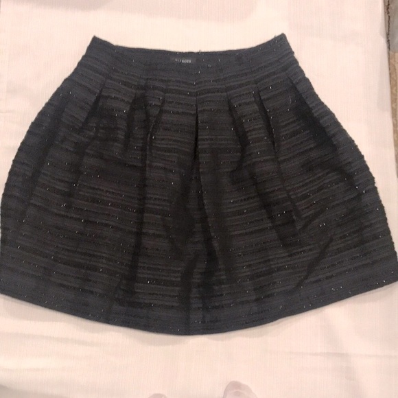 Brand new Talbots Black Textured Striped Pleated Skirt Midi